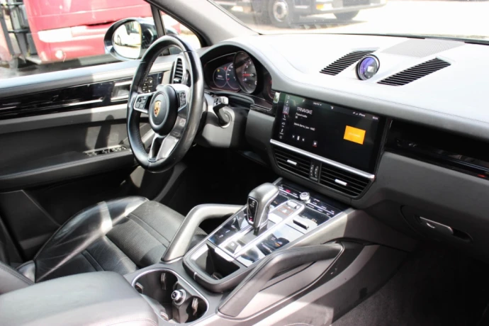 porsche-cayenne-s-4x4-at-big-3