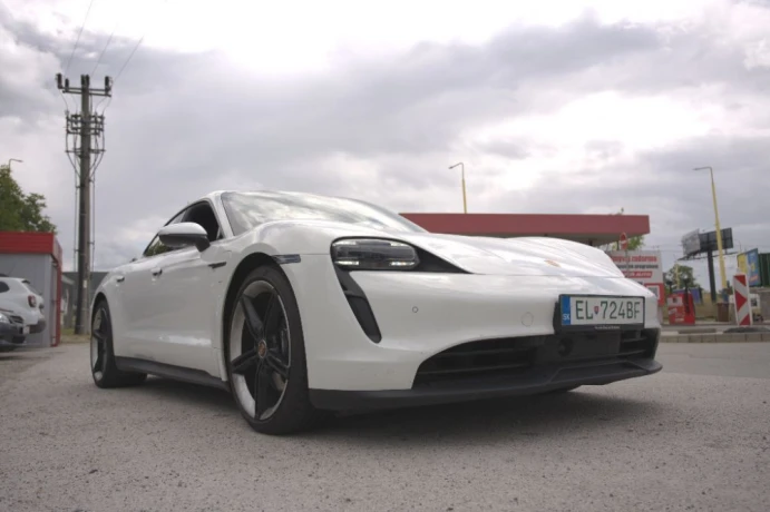 porsche-taycan-porsche-taycan-big-0