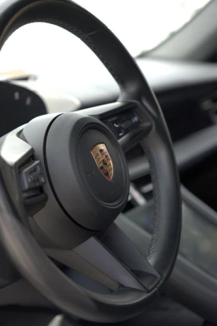 porsche-taycan-porsche-taycan-big-2