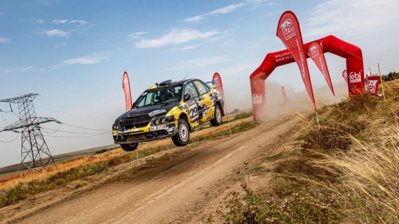 mitsubishi-lancer-evo-rally-car-big-0
