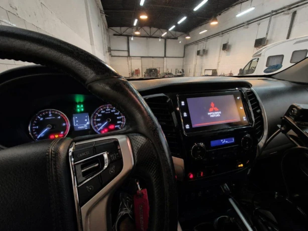 mitsubishi-l-200-mitsubishi-l200-z-roku-2018-5-generacia-typ-kkkl-big-2