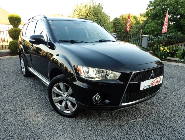 mitsubishi-outlander-22-di-d-intense-103kw-7-miest-4x4-m6-big-3