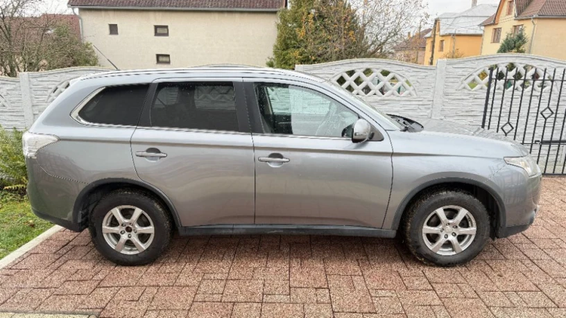 mitsubishi-outlander-22-di-d-instyle-at-big-0