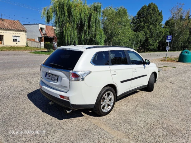 mitsubishi-outlander-22-di-d-tc-sst-instyle-110kw150hp-a6-big-2