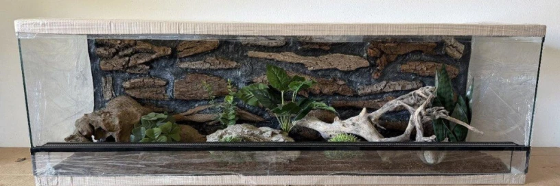 terarium-125x40x40-s-3d-stenou-big-0