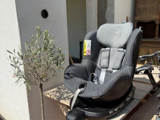 autosedacka-britax-romer-otocna-s-isofixom