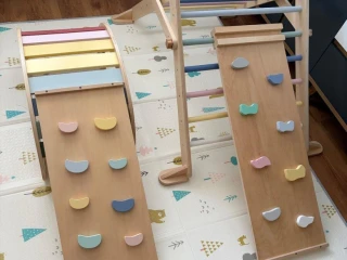 montessori-hojdacka-a-piklerov-trojuholnik