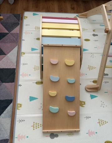 montessori-hojdacka-a-piklerov-trojuholnik-big-1