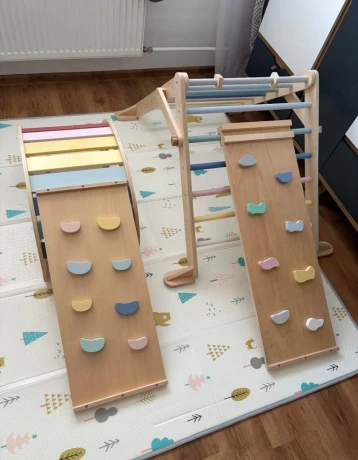 montessori-hojdacka-a-piklerov-trojuholnik-big-0