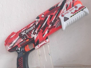 zuru-xshot-hyper-gel-blaster-clutch