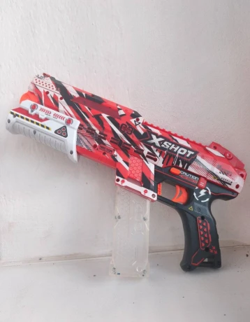 zuru-xshot-hyper-gel-blaster-clutch-big-1