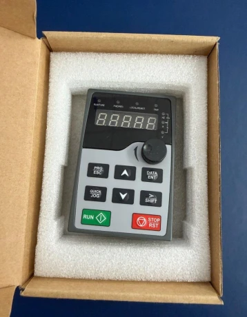 display-na-frekvencny-menic-gdsd200-5a-ip66-big-2