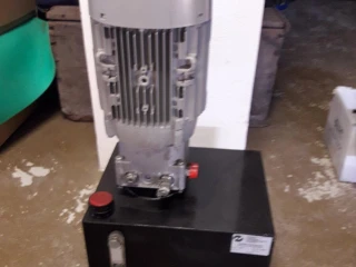 elektricke-hydraulicke-cerpadlo-15-litrove