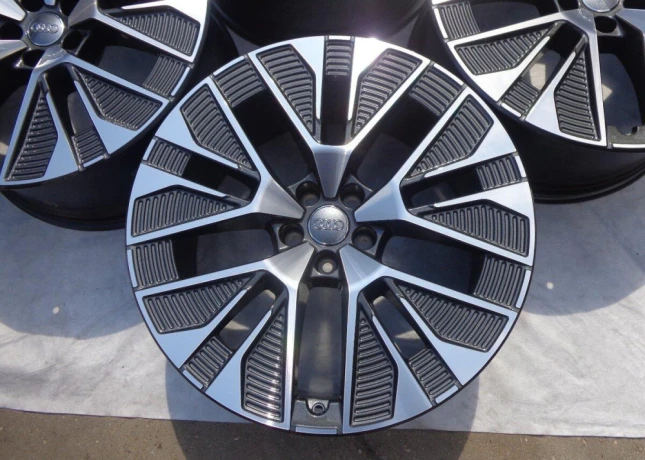 5x112-r21-audi-e-tron-audi-q8-e-tron-new-alu-front-poliert-big-0