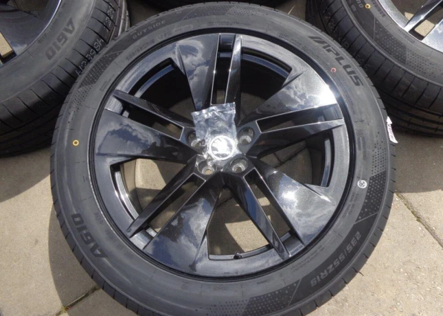 5x112-r19-skoda-enyaq-skoda-elroq-new-letna-sada-kolies-big-0