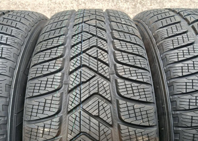 23560-r18-nove-zimne-pirelli-big-2