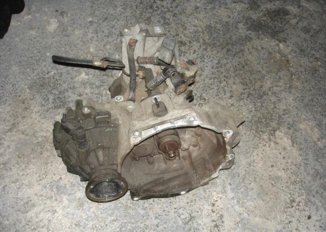 prevodovka-spojka-skoda-fabia-ii-16-tdi-starter-big-1