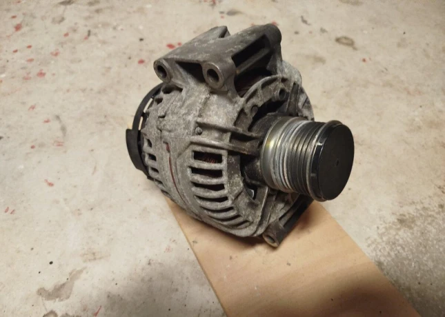 predam-alternator-na-mercedes-benz-w203-18-benzin-big-0