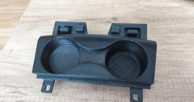 audi-a3-8p-drziak-na-plechovky-330ml-big-2