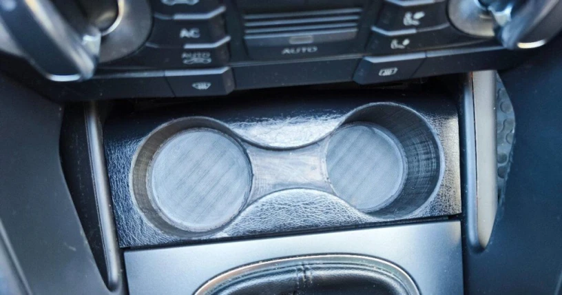 audi-a3-8p-drziak-na-plechovky-330ml-big-0