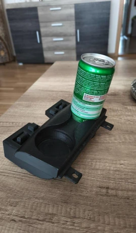 audi-a3-8p-drziak-na-plechovky-330ml-big-3