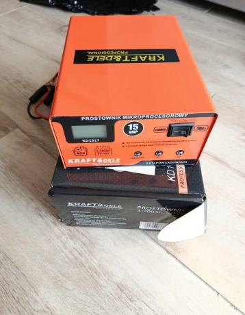 nabijacka-autobaterii-15a-big-0