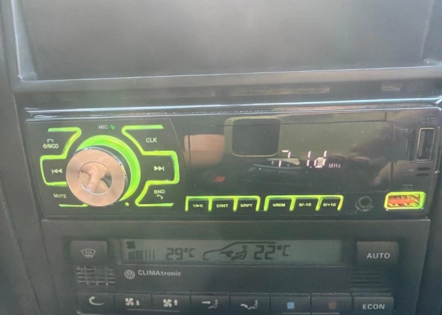 1din-autoradio-bluetooth-big-4