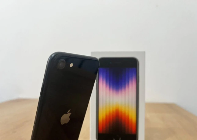 apple-iphone-se-2022-256gb-midnight-99-skoro-novy-big-3