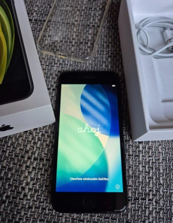 iphone-se-2020-64gb-big-0