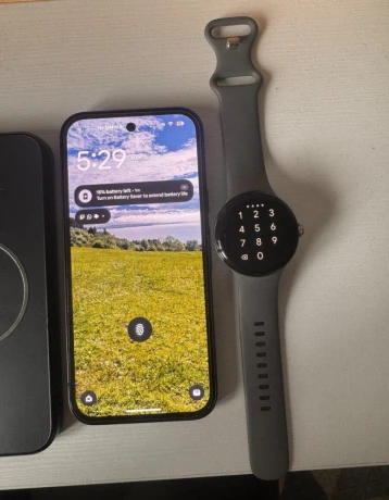 google-pixel-9a-google-pixel-watch-1-gen-zvyhodneny-b-big-0
