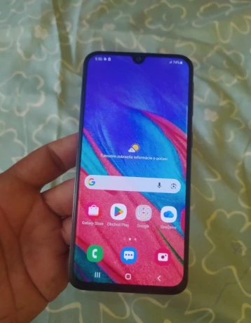 predam-samsung-galaxy-a40-big-0