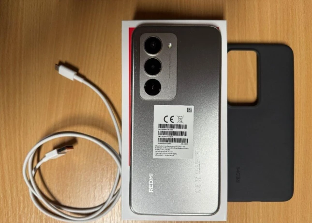 xiaomi-redmi-15-8256gb-titan-gray-v-zaruke-12-mesiacov-big-1