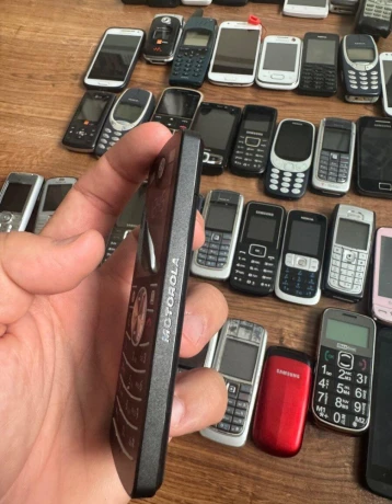 motorola-f3-motofone-big-3