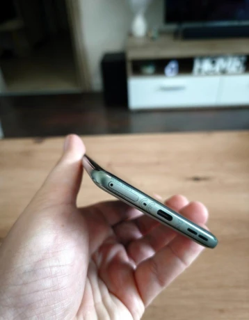motorola-edge-60-pro-8256gb-pantone-shadow-green-big-4