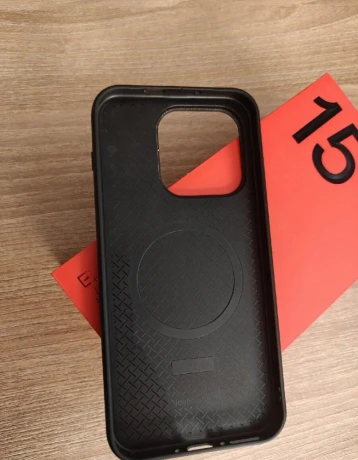 oneplus-15-original-magneticky-kryt-big-1