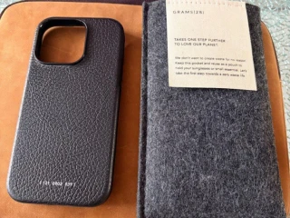 grams28-pebbled-leather-tanned-in-italy-iphone-16-pro