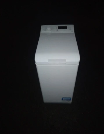 predam-plnefunkcna-automaticka-pracka-electroluxdisplay-big-0