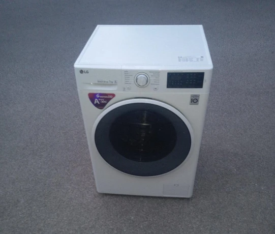 predam-plnefunkcna-automaticka-pracka-lg-a-direct-drive-big-0