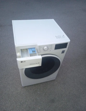 predam-plnefunkcna-automaticka-pracka-lg-a-direct-drive-big-1