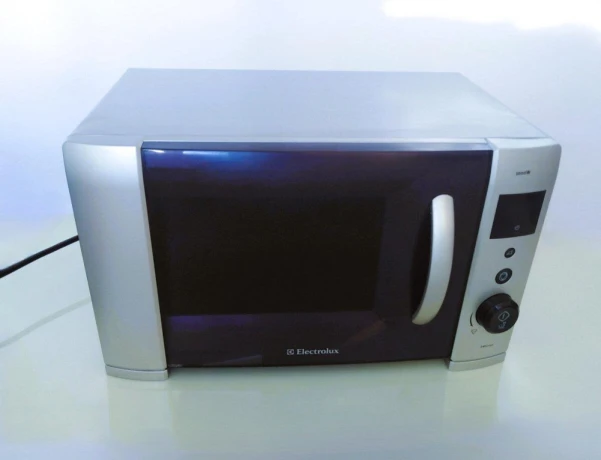 mikrovlnka-s-grilom-electrolux-e11-ems204ds-big-0