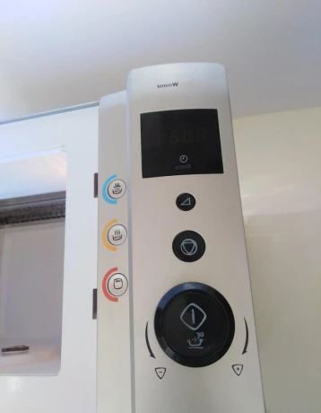 mikrovlnka-s-grilom-electrolux-e11-ems204ds-big-4