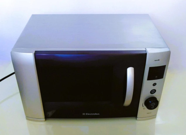 mikrovlnka-s-grilom-electrolux-e11-ems204ds-big-1