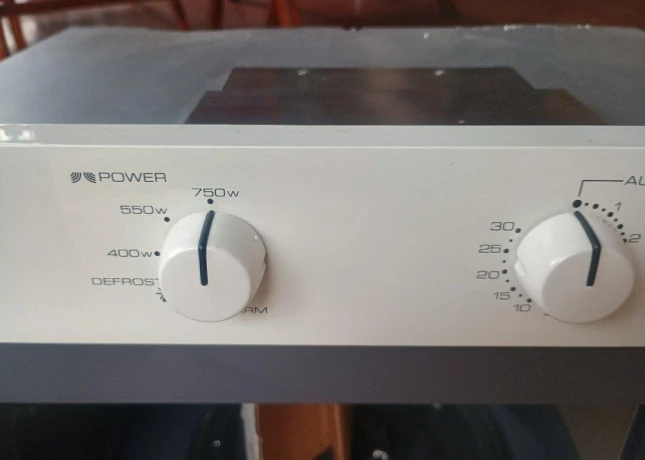 predam-vstavanu-mikrovlnku-whirlpool-big-2
