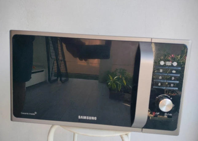 mikrovlnna-rura-s-grilom-samsung-big-0