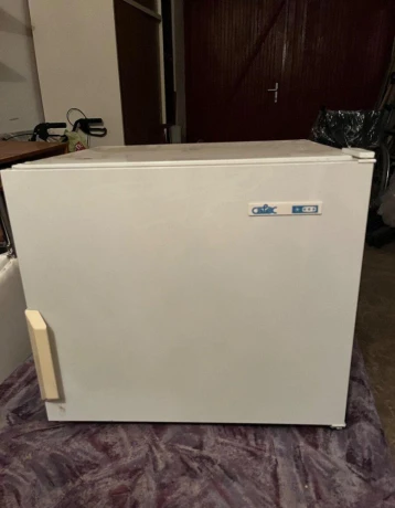 mala-mraznicka-cakex-50l-big-0