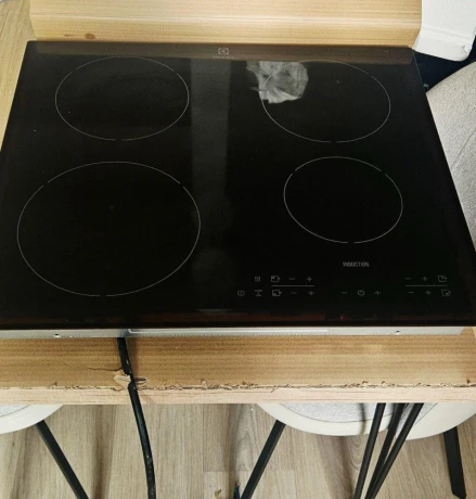 indukcna-varna-doska-electrolux-big-0