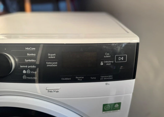 susicka-electrolux-700-delicatecare-big-4