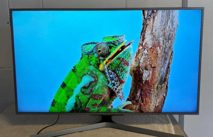 smart-tv-samsung-ue50nu7472-125cm-4k-big-1