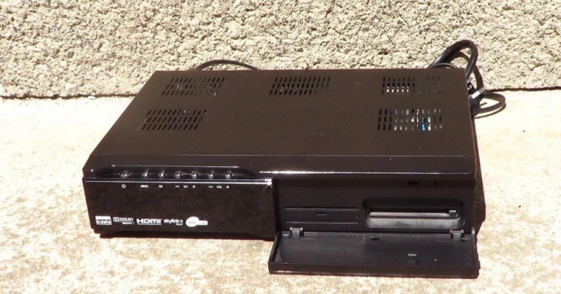 satelitny-komplet-pre-4-tv-parabola-hd-optibox-zebra-big-4