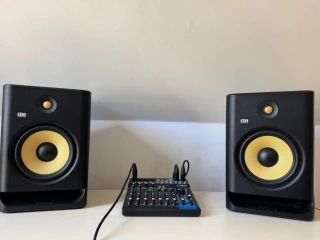 krk-rokit-8-2ks